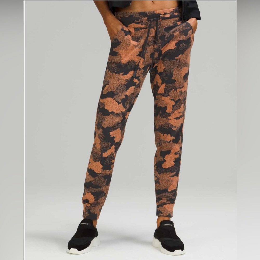 Lululemon Ready to Rulu Jogger 29" orange camo color
